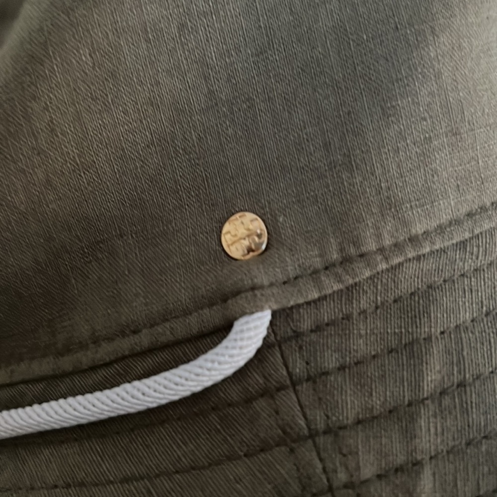 TORY BURCH T Monogram Bucket hat PRISTINE - Picture 6 of 7